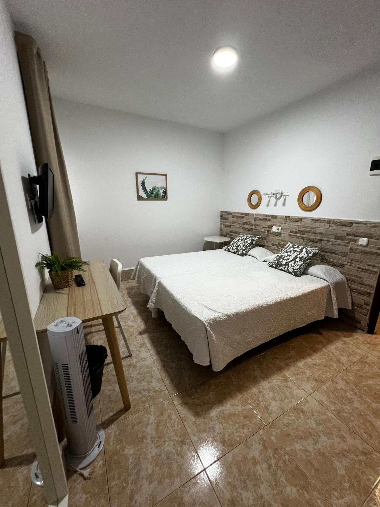 Hostal Residencia Cardona Arrecife  Buitenkant foto