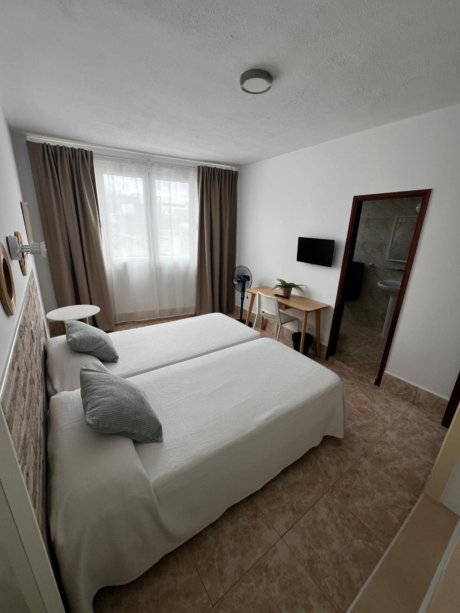 Hostal Residencia Cardona Arrecife  Buitenkant foto